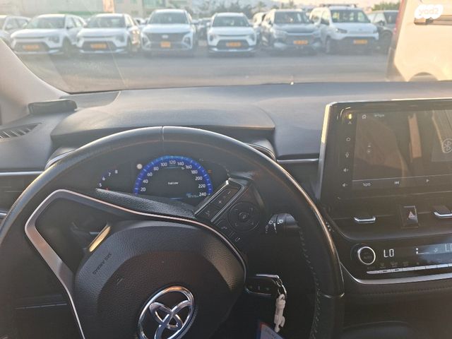 טויוטה קורולה