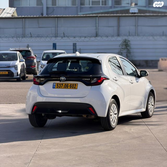 מודעת רכב טויוטה יאריס 2