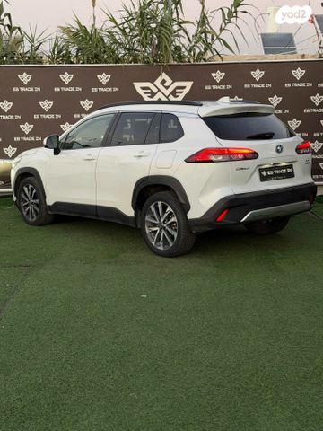 טויוטה קורולה קרוס