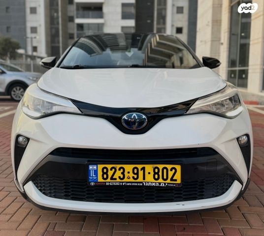 מודעת רכב טויוטה C-HR