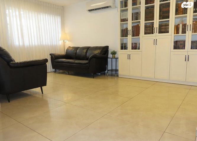 רחבת התור 11