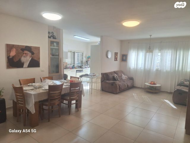 מנשה קפרא 59