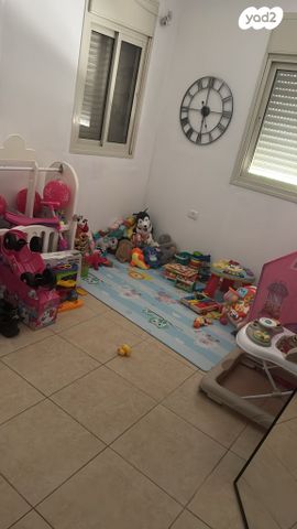 דו משפחתי, נרקיסים 15, אחוזת ברק, אחוזת ברק