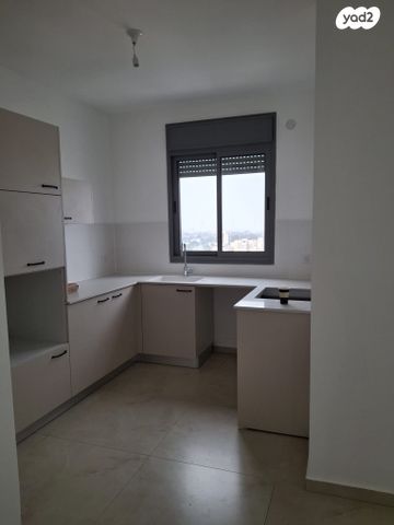 דירה, יעקב פיכמן 5, קרית אילון, חולון