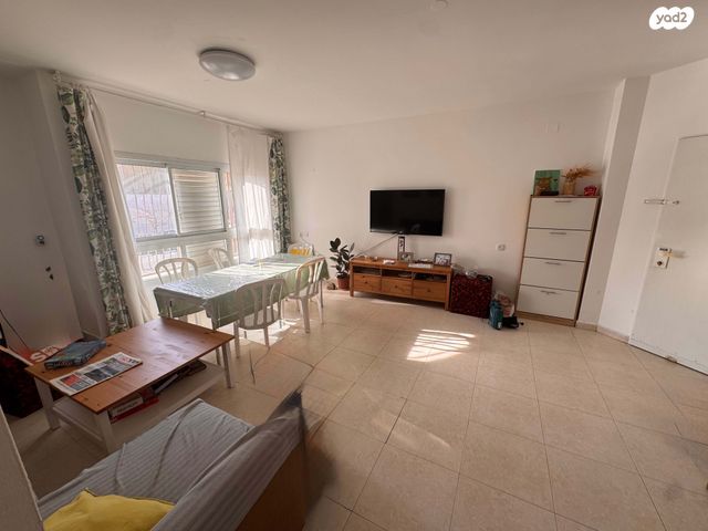 דירת גן, תלתן 31, הפרחים, מודיעין מכבים רעות