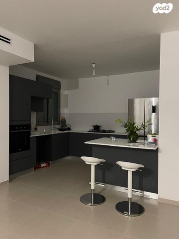 דירה, לוטם 35, הפרחים, חריש