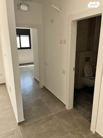 דירה, הרב אברהם קוק 9, השחר, דימונה