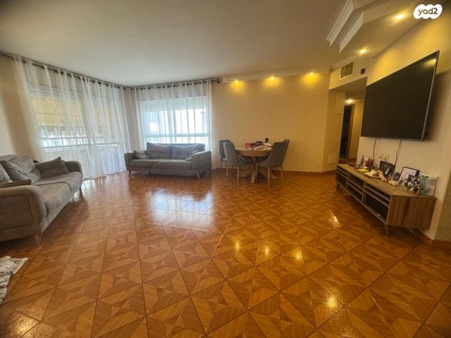 דירה, לח"י 8, היובל, שרונה, רחובות