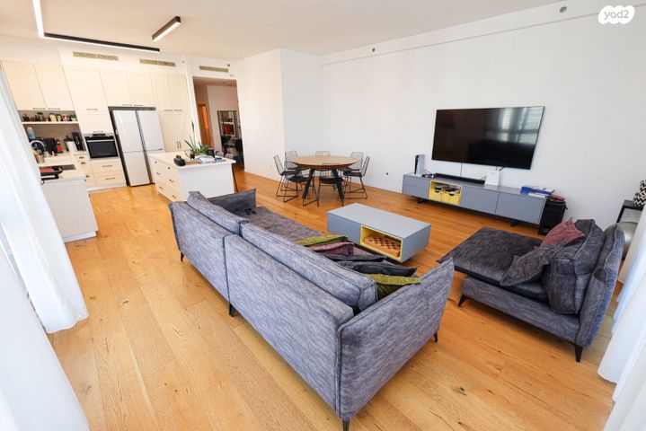 גג/ פנטהאוז, ניסים אלוני 14, פסגות אפק, ראש העין