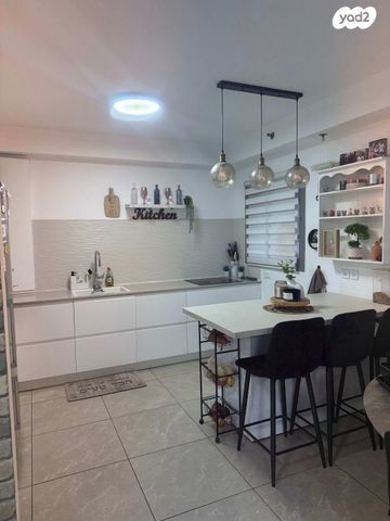 דירה, דרך העצמאות 35, ליבת העיר, יהוד מונוסון