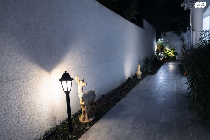 דו משפחתי, נחום סוקולוב 24, בית וקאנטרי, גיורא יוספטל, גבעת שמואל