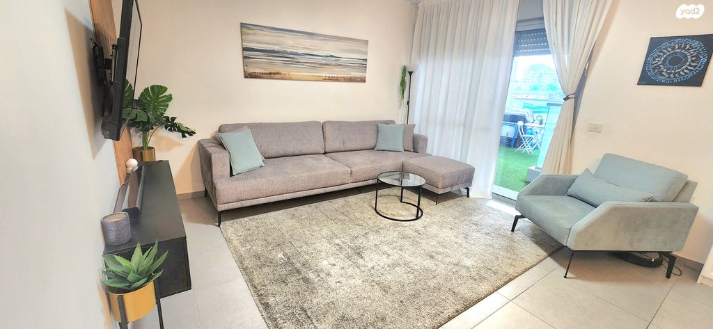 דירה, ש"י עגנון 1, נאות שמיר, יבנה