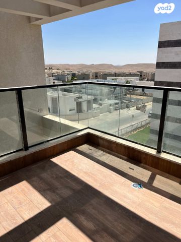 דירה, הרב אברהם קוק 9, השחר, דימונה