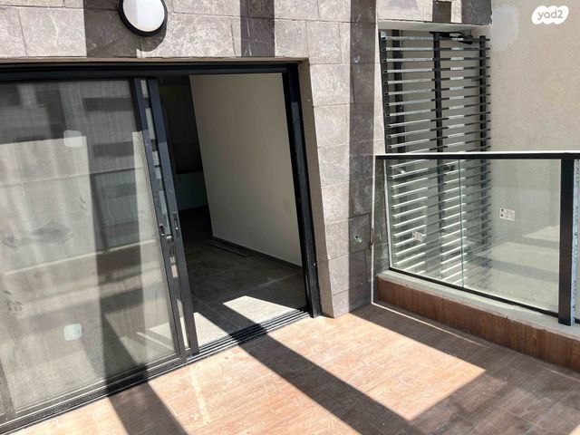 דירה, הרב אברהם קוק 9, השחר, דימונה