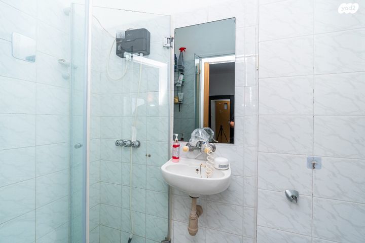 דירה, האלון 1, אורות, אור עקיבא