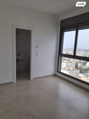 דירה, יעקב פיכמן 5, קרית אילון, חולון