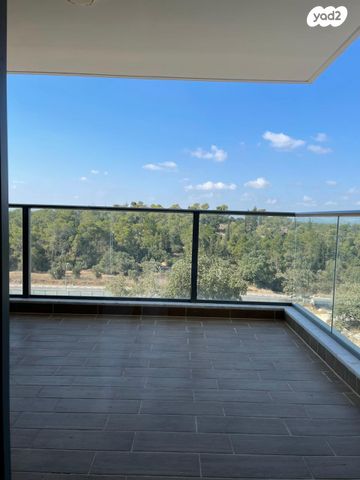 דירה, לוטם 35, הפרחים, חריש