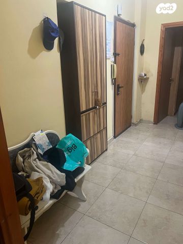 דירה, הרב עוזיאל 9, לב העיר, בת ים