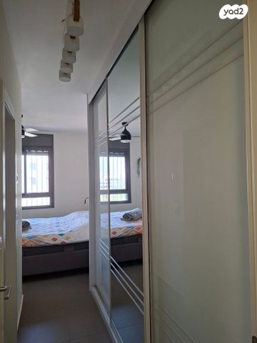 דירה, ש"י עגנון 13, נאות שמיר, יבנה