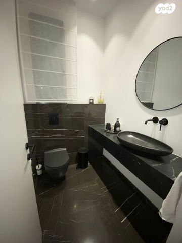 בית פרטי/ קוטג', משה דיין 92, הפארק, כפר סבא