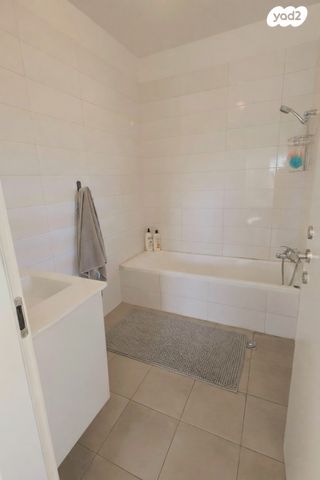 דירה, הצבר 7, נרקיסים, ראשון לציון