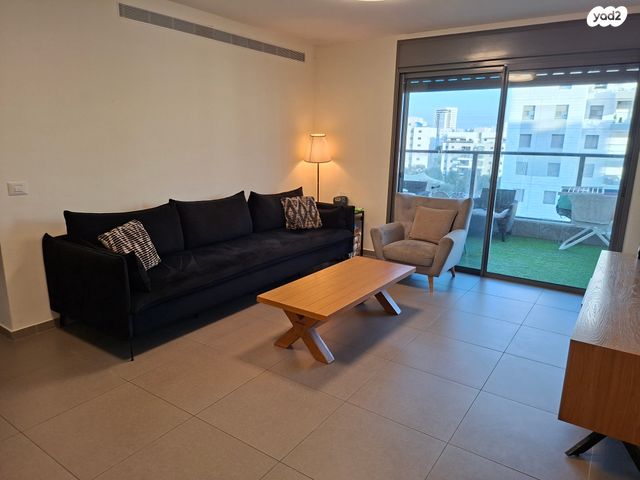 דירה, ש"י עגנון 13, נאות שמיר, יבנה