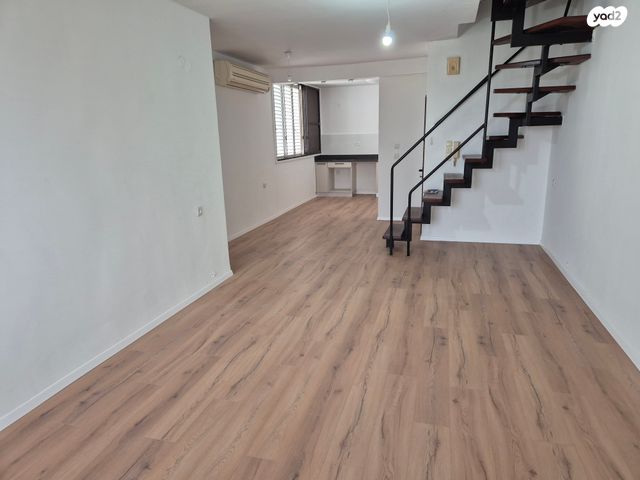 דופלקס, מנחם רצון 43, מחנה יהודה, פתח תקווה