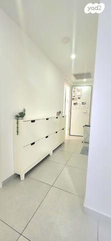 דירה, ש"י עגנון 1, נאות שמיר, יבנה