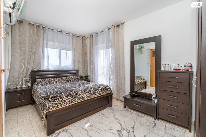 דירה, האלון 1, אורות, אור עקיבא