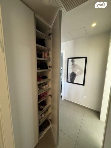 דירה, דוכיפת 35, הציפורים, מודיעין מכבים רעות