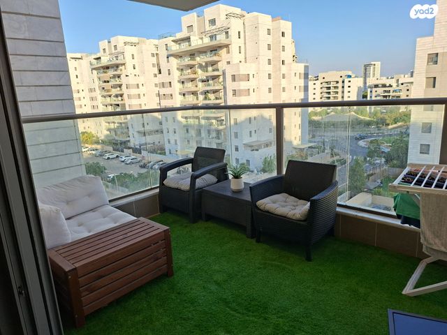 דירה, ש"י עגנון 13, נאות שמיר, יבנה