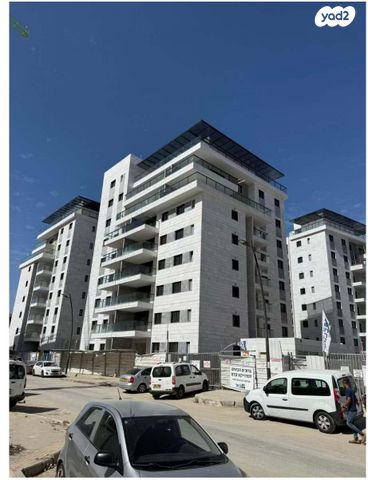 גג/ פנטהאוז, נעמי שמר 6, נאות אפק, אפקה, קרית ביאליק