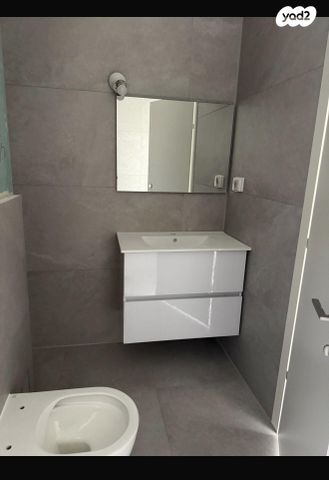 גג/ פנטהאוז, נעמי שמר 6, נאות אפק, אפקה, קרית ביאליק