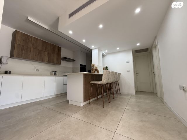 דירה, שער ציון 10, קרית שרת מערב, חולון