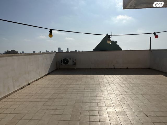 גג/ פנטהאוז, ברקן 22, תל גיבורים, חולון