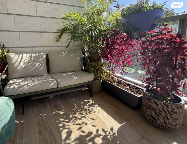 דירה, שער ציון 10, קרית שרת מערב, חולון