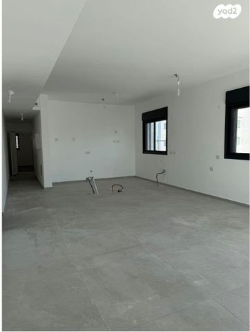 גג/ פנטהאוז, נעמי שמר 6, נאות אפק, אפקה, קרית ביאליק