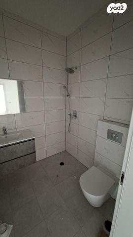 דירה, ז'בוטינסקי 10, מרכז דרום, רעננה