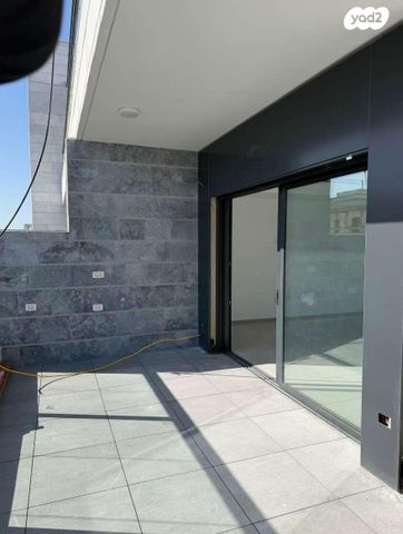 גג/ פנטהאוז, נעמי שמר 6, נאות אפק, אפקה, קרית ביאליק