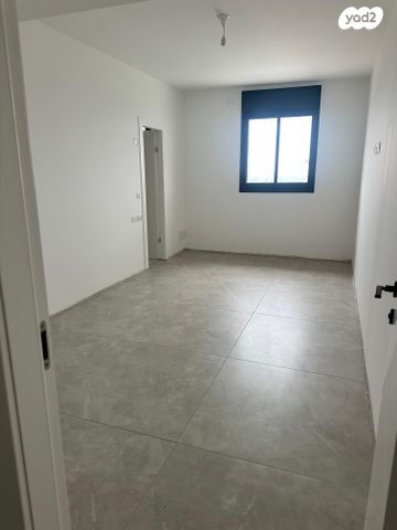 דירה, יונה וולך 3, גרין פארק החדשה, הוד השרון