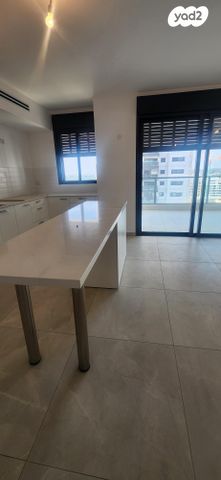 דירה, יונה וולך 7, גרין פארק החדשה, הוד השרון