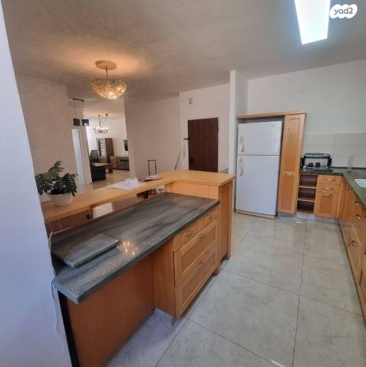 שדרות גלוסקין 16