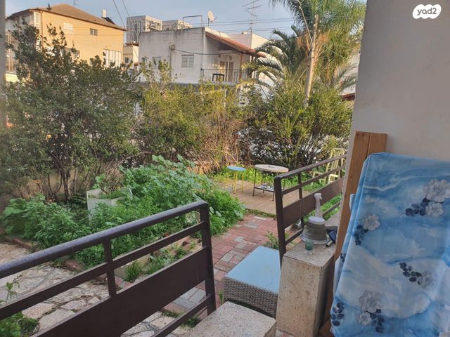 אפרים זק"ס 9