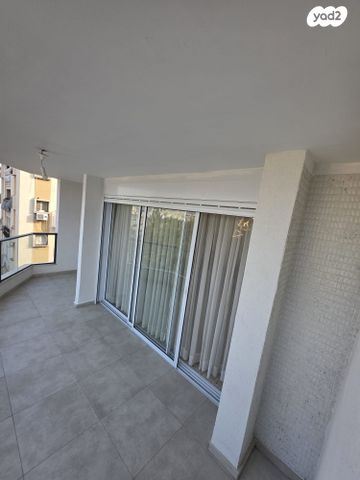 דירה, מפרץ שלמה 41, קרית שרת מערב, חולון