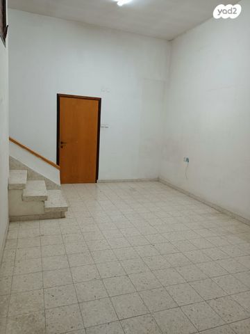 דו משפחתי, בציר 2, שכון עובדים, עפולה