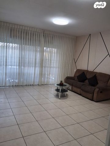 דירה, משה דיין 4, נווה סביון, אור יהודה