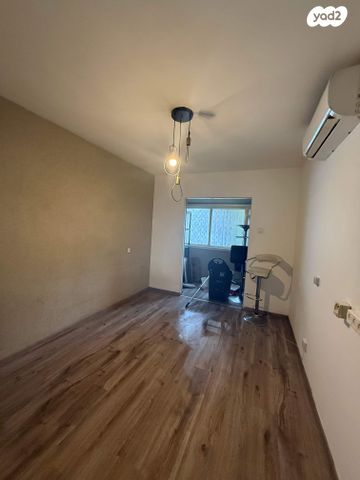 דירה, מגדל 15, קרית ויצמן, רעננה