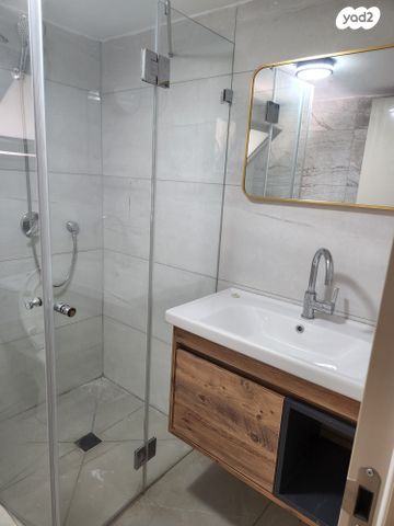 יחידת דיור, חנה סנש 15, שיכון ג', קרית שמונה