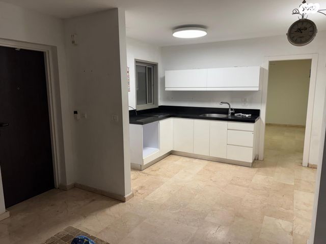 מרתף/ פרטר, הזמיר 9, המרכז, קרית אונו