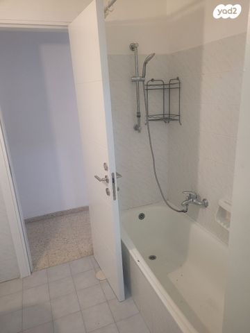 דירה, ד"ר אמיל זומרשטיין 28, צפון מערב מרכז העיר, נתניה